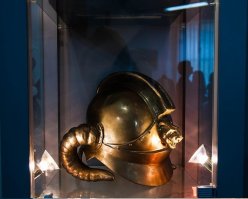 Это знает тот, кто нашёл/сделал.