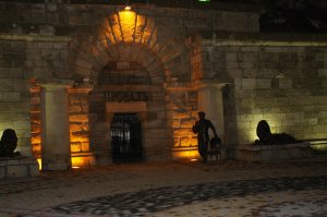 В родном городе Ося и Киса из "12 стульев"...