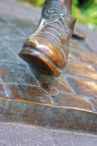 киев, великий слепой с дулей на ботинке