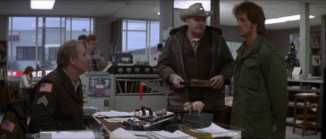 - Сынок, для чего тебе такой нож?
- Для охоты!
- На кого охотимся? На мамонтов? (С)