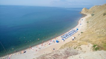 ХА ХА ХА, таможеники в аэропорту СЕВАСТОПОЛЯ, СЕВАСТОПОЛЯ КАРЛ!!! особенно доставили. Платные пляжи тоже ценю юмор.