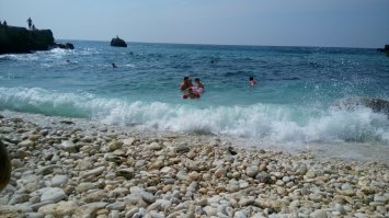 ХА ХА ХА, таможеники в аэропорту СЕВАСТОПОЛЯ, СЕВАСТОПОЛЯ КАРЛ!!! особенно доставили. Платные пляжи тоже ценю юмор.