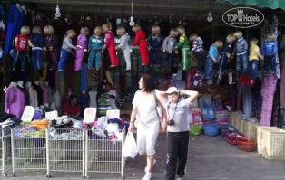 Легзира хороша на фото.А вот когда там сам гуляешь и видишь обосранные нишы под скалами и ЗАПАХ,тут уже не до романтики.Марракеш очень впечатлил.Жаль не взял двухдневку.