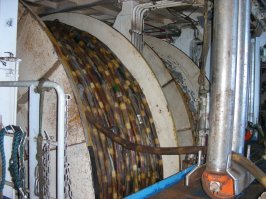 Внутри у него вот так все выглядит. Сейсмокосы и барованы