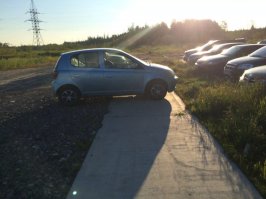 Нормально паркуются. Бывает интерееснее.