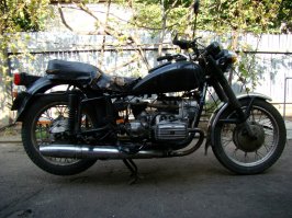 О, товарищ-днепровод)) У нас ушло 2 года на переделку, но модернизация поддается постоянно)Мы, правда, больше любители классики, поэтому геометрию рамы и вынос вилки не меняли)
Было - стало.(только ветрокика и подушки паасажира под спину не хватает на этом фото)