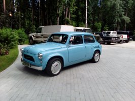 снаружи - "горбатый",а внутри Toyota (авто одного известного чиновника)