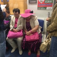 А здесь что не так? Нормально люди одеты.