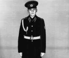 это парень одобряет версию хрен-ТВ.