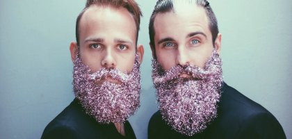 Ну не всем идет , вот у меня на работе как начали носить все подряд , есть кому норм ,а есть такие , что лицо какое то детское и эта борода , как будто наклеенная аж смешно  . Вот что то типо этого как на картинке ))