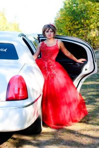 Тоже в красном :) Свадьба была в 2004, в 2014 шегольнула в параде невест в нем еще раз