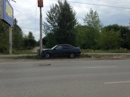 В Чехии троллейбус забрался на столб