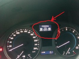 Кто в теме , что это за херь в Лексусе.