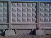 Всё потому, что забор из говна.