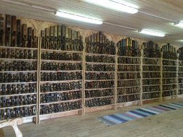 Вот вам отечественный рекордсмен из Сибири.
Over 9000 рубанков.
Мужик просто по приколу собирает!