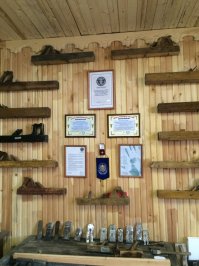 Вот вам отечественный рекордсмен из Сибири.
Over 9000 рубанков.
Мужик просто по приколу собирает!