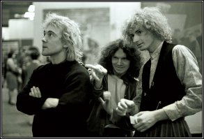 Слева, вроде бы, Леонид Лейкин. Молодой ещё.