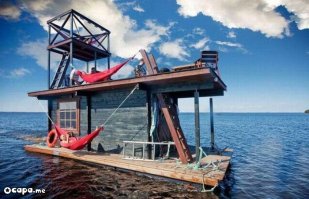 Голландец путешествует по каналам в собственной гостиной