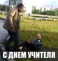 Суровый китайский преподаватель проучил опоздавших студентов