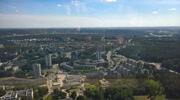 Вот ещё пара фоток этого года снятые на мою мобилу и уменьшенные через Paint на 50%... ;)