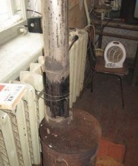 Медицина, астрономия, математика и ремёсла в Китае, Индии и Аравии не выходили а дворцовые стены. Простой люд же обрабатывал поля каменными мотыгами и питался плошкой риса в день.
  
Что касается России - в "дырку в земле" какают только в отсталых деревнях нечерноземной полосы. Ето же касается и горячей воды.  

Кстати, скоро и во всей Украине с горячей водой будут проблемы. И только Киев будет сверкать бриллиантом в короне шоколадного короля.