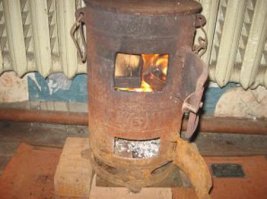 Медицина, астрономия, математика и ремёсла в Китае, Индии и Аравии не выходили а дворцовые стены. Простой люд же обрабатывал поля каменными мотыгами и питался плошкой риса в день.
  
Что касается России - в "дырку в земле" какают только в отсталых деревнях нечерноземной полосы. Ето же касается и горячей воды.  

Кстати, скоро и во всей Украине с горячей водой будут проблемы. И только Киев будет сверкать бриллиантом в короне шоколадного короля.