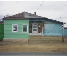 Кто-то купил полдома. Что такого?