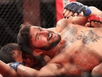 А что у него с ногтями?