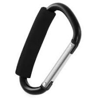 Пластиковая ручка для пакетов - гавно. Механизм закрывания хлипкий. Алюминиевый карабин гораздо лучше. Проверено лично