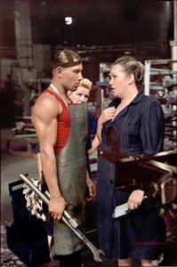 -Астронавты! Которая тут цапа?
-Там, ржавая гайка, родной.
-У вас все тут ржавое.
-А эта самая ржавая.