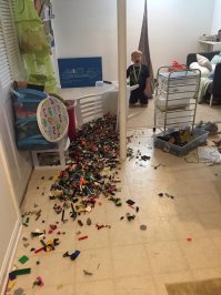 не могу не спросить, почему ревет малый? "Мне нечем играть"? Или убирать теперь придется?