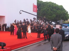 Челентано крутой! Я почти видел его на Лидо Ди Венеция, на фестивале. Правда, я пришел к церемонии закрытия, а он на открытии был...  Но всё равно )) Зато видел Ксению Рапопорт, Валерию Голино и - Мики Рурка! )) Но, Челентано не видел...