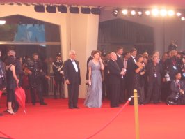 Челентано крутой! Я почти видел его на Лидо Ди Венеция, на фестивале. Правда, я пришел к церемонии закрытия, а он на открытии был...  Но всё равно )) Зато видел Ксению Рапопорт, Валерию Голино и - Мики Рурка! )) Но, Челентано не видел...