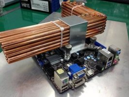 Видимо автор сего произведения инженерной мысли не слышал про водяное охлаждение компа)