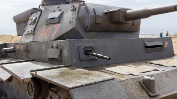 Не дополз сцуко , сдох прямо в поле