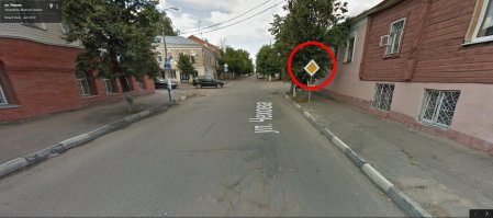 накипело блин! сразу извиняюсь за жёсткий тон.
те кто прут без остановки по ул.Революции редкостные и конченные дебилы 
там есть знаки СТОП! у всех, кто пересекает перекрёсток (двигаясь по второстепенной ул.Революции) без остановки, забирать права и пускай по новой теорию учат, идиоты 
понакупили права и на всех насрать, кретины, сволочи 

главная дорога ул.Чехова, и там тоже соответственные знаки стоят

из ссылки ниже: "Жители Серпухова единогласно утверждают, что на перекрёстке нужен светофор..." мозги водятлам нужны, а не светофор мля 

как можно быть такими игнорантами  да если и поставят светофор, эти эб.л-аны ведь на красный перется будут 
что потом ставить? пушку рядом со светофором что ле?