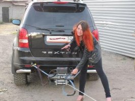 Везет, легко отделался. 
Я свою на даче пока "спрятал" ибо "похожа на котлету" и обратно переделать - абсолютно нерентабельно.  

А лебедку можно съемной, на тросах/цепях сделать. 
Возить в багажнике.