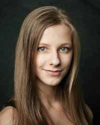 А эта барышня, Аврил, вам не напоминает "Галину Сергеевну"?