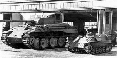 А почему не упомянуты радиоуправляемые танки B-IV (Sd.Kfz.301) из составов 301 и 302 ТБ? Несправедливо. ГБТУ РККА даже циркуляр выпустило по борьбе с телетанками.