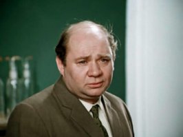 Голос похож. Да и внешне тоже немного.