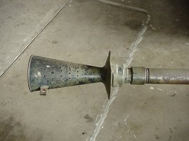 Насчёт "...к началу Второй Мировой Войны ни у одной армии-участницы войны вооружения системы Герлиха не было"©  разные около-оружейные интернеты упорно пишут, что те же «SCHULZ&LARSEN», начав работать с "системой Герлиха", шаловливыми ручками переделали 25-мм пушку Гочкиса SA34/37, и еще в 1937 году склепали и подали французам на испытания ПТО с коническим стволом.
А когда фрицы те пушки у французов затрофеили, то так возбудились, что к 41-му году в Вермахт уже пошли сделанные на основе ларсеновской пушки собственно немецкие 2,8/2 cm sPzB.41

Не знаю, верить или нет: отдельной статьи про 29/20 ПТО "Шульц и Ларсен" сходу я не нашёл, но она дофига где упоминается, и приводится такая вот фоточка
Смушает пламегаситель: у "французов" он - конический, как на второй фотке а у "немцев" - дульный тормоз тоже весьма для них характерной формы