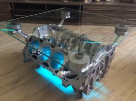 Необычные столы мира (25 фото)