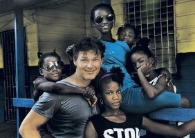 — Мортену Харкету 14 сентября "стукнуло" – 57...  Звёзды стареют, но не гаснут! 