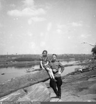 Возрождение, это когда был великий, потом зачах, а потом снова стал великим. А это просто строительство городов. 

Кстати, о городах. Это вид на известный московский район с разницей в 50 лет.