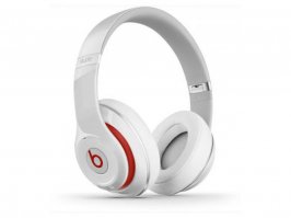 да ну нахер такие наушники. они простоянно будут проёпываться... ПОСТОЯННО! да и не удобные они. за такие деньги можно купить отличные беспроводные наушники типо Monster Beats. Причём галимые капельки, а нормальные.