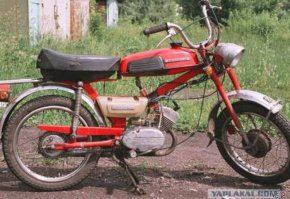 У меня сначала ЗИФ-77 был, потом Верховина, а потом Минск ... я и старшему сыну (14 лет) купил мопед ЗИД Пилот, чтоб к технике привыкал и за компом сутками не просиживал.