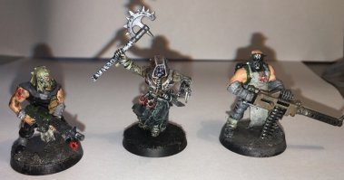 да уж, когда от жизни пригорает, то обязательно надо какое-то хобби. Я вот руку набиваю на космодесанте хаоса из Вархаммер 40 000.