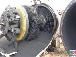 Никогда не встречался с трубами Ду 1400 и 54 бара давления. Если уж быть точным, то как минимум рассчетное давление должно быть 63 бара, а скорее даже 100 бар(по классу фланцев) Обычно в таких трубах давление составляет 2-6 бар и перекачивает он осущенный попутный-нефтяной газ. 
Самые стандартные диаметры магистралок 400-700 бар с расчетным давлением 100 бар.
Что бы смесь была взрывоопасной должен быть воздух. Горит не сам газ, горит всегда газовоздушная смесь. См рис 5.1
Вопрос, как что-то могло взорваться,если труба замкнутая и там 100% газ?
Предположу, что как-то был нарушен регламент работ по установке дефектоскопов и в трубу попало большее кол-во воздуха,чем должно было быть...
А вообще много историй я слышал про дефектоскопы или ершики, которые прсто очищают трубы.См фото ниже. Их постоянно теряют в магистралках) 
Или же, они сносятзапорные арматуры, гильзы для обора давления, ломят другие СИ(средства измерения) установленные на трубе. В общем очень много головной боли от этих ершиков у людей на местах)