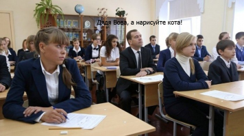 Японский учитель радует своих учеников потрясающими картинами на школьной доске