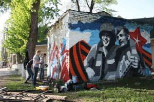 Пуканы либерастов рвутся от, например, таких граффити